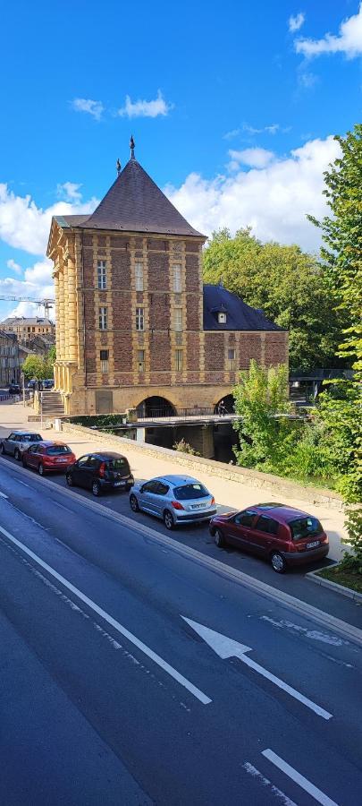 Appartement Le Petit Charcot Charleville-Mézières エクステリア 写真