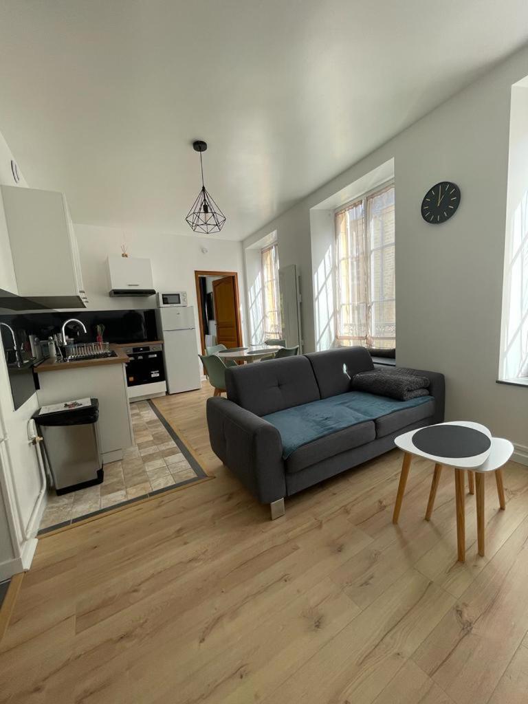 Appartement Le Petit Charcot Charleville-Mézières エクステリア 写真