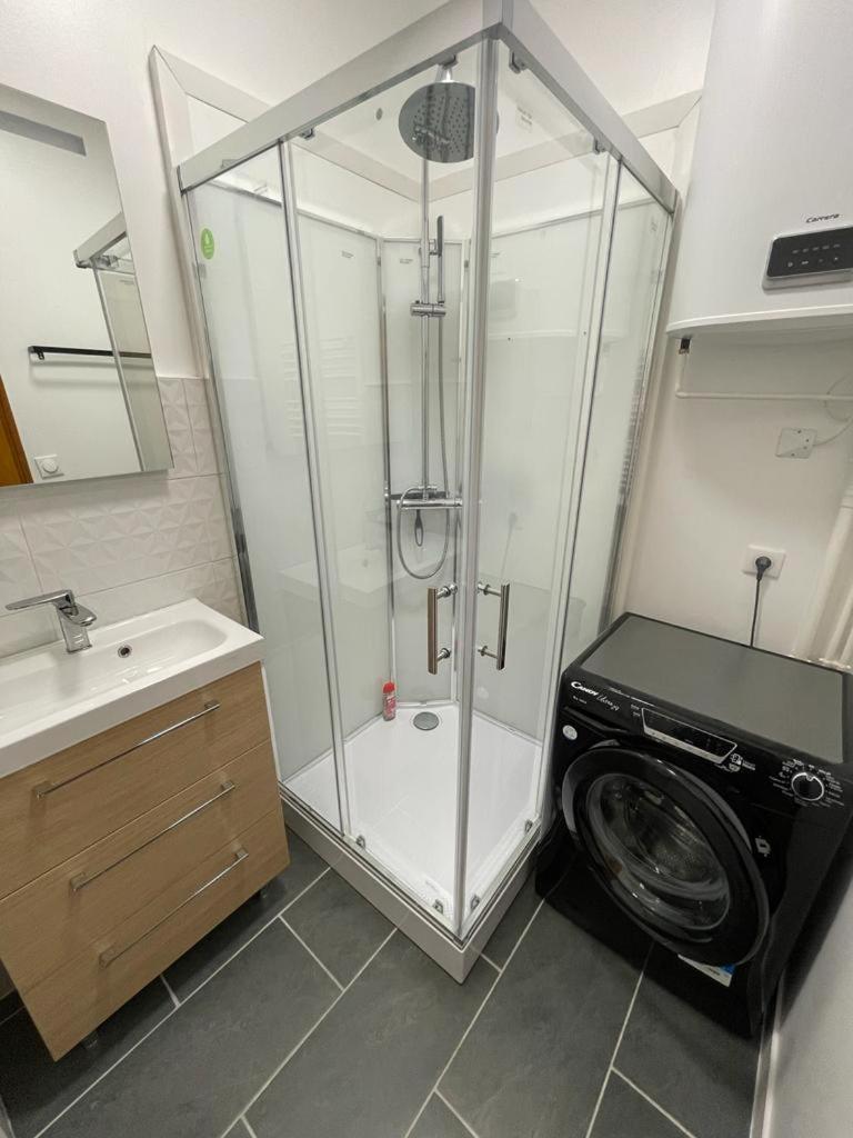 Appartement Le Petit Charcot Charleville-Mézières エクステリア 写真